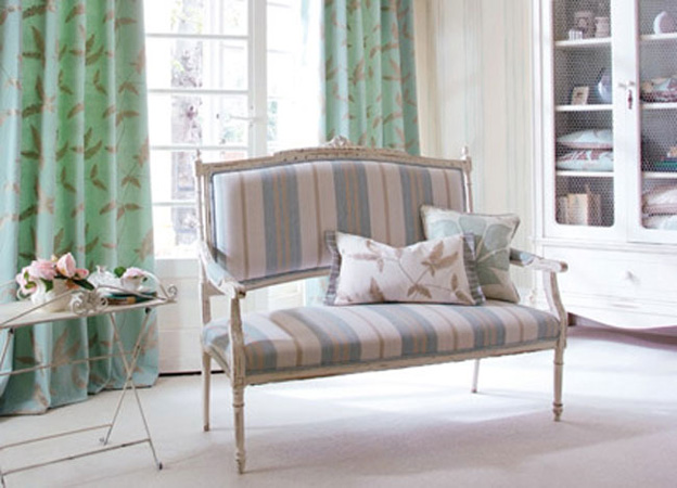 living-room-3-with-harlequin-amaranta-fabrics