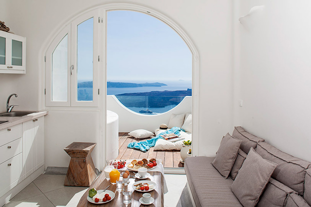 Crisp White Home Boasts Traditional Santorini Architecture With Modern ...