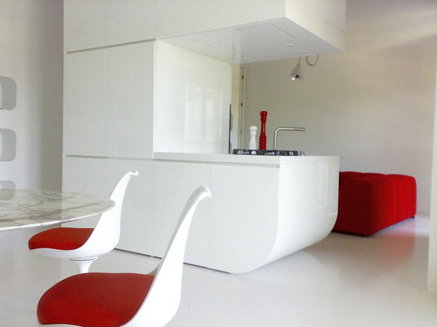White and red interior 6