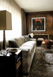 Living Room With Dark Dramatic Walls: 30 Ideas
