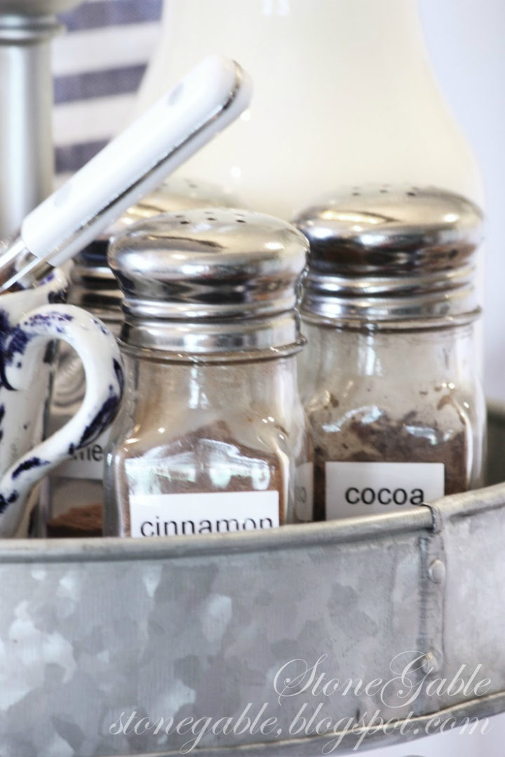 cinnamon and cocoa holders