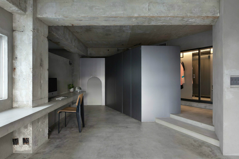 Renovation of a 40-Year-Old Reinforced Concrete Apartment 11
