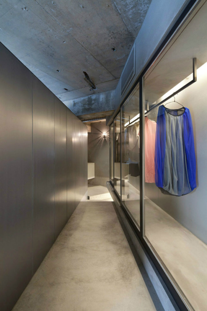 Renovation of a 40-Year-Old Reinforced Concrete Apartment