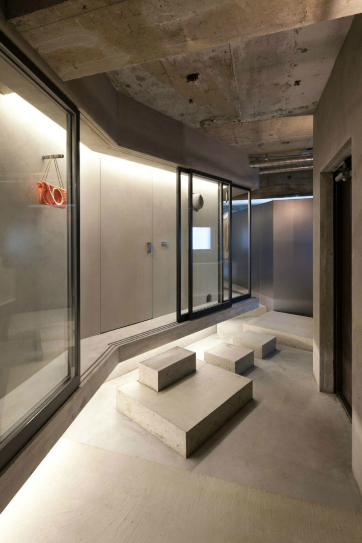 Renovation of a 40-Year-Old Reinforced Concrete Apartment