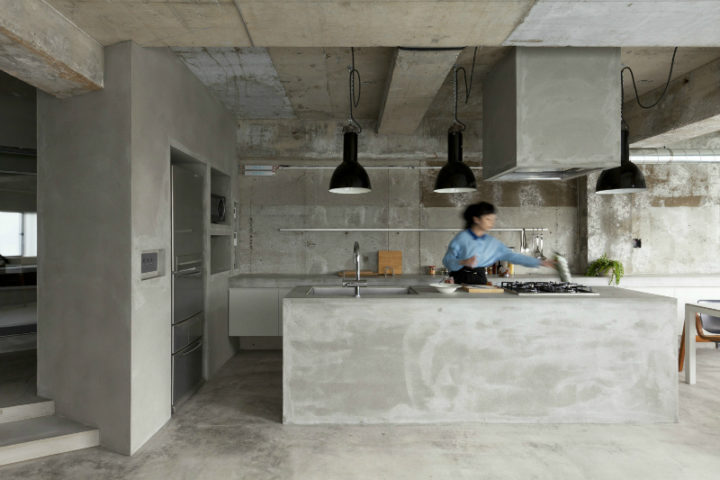 Renovation of a 40-Year-Old Reinforced Concrete Apartment