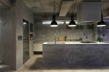 Renovation of a 40-Year-Old Reinforced Concrete Apartment 6