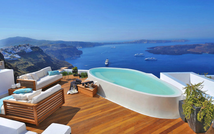 Aqua Luxury Suites In Santorini