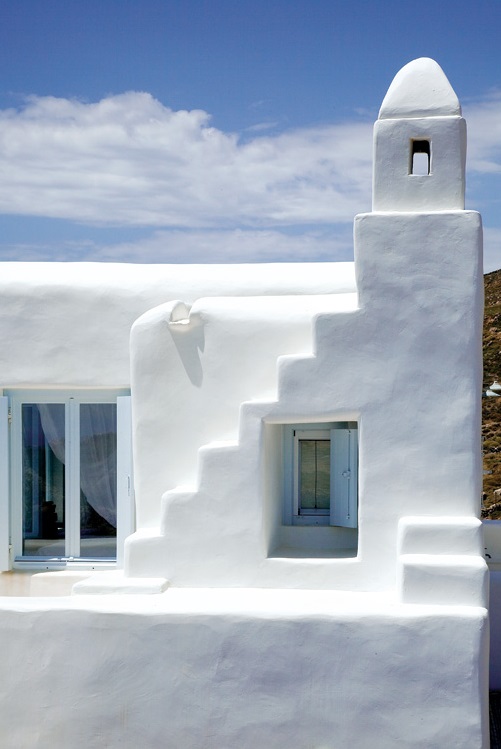 White Stucco Creates An Inspiring Vision 10