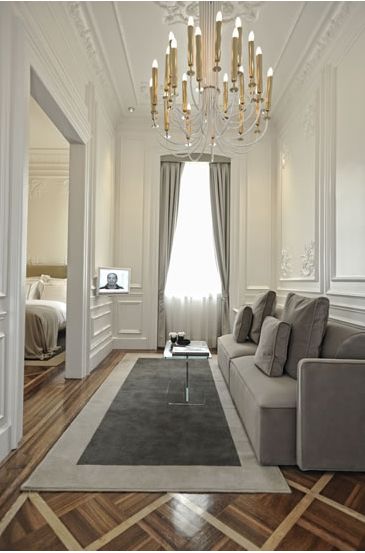 small elegant living room 5