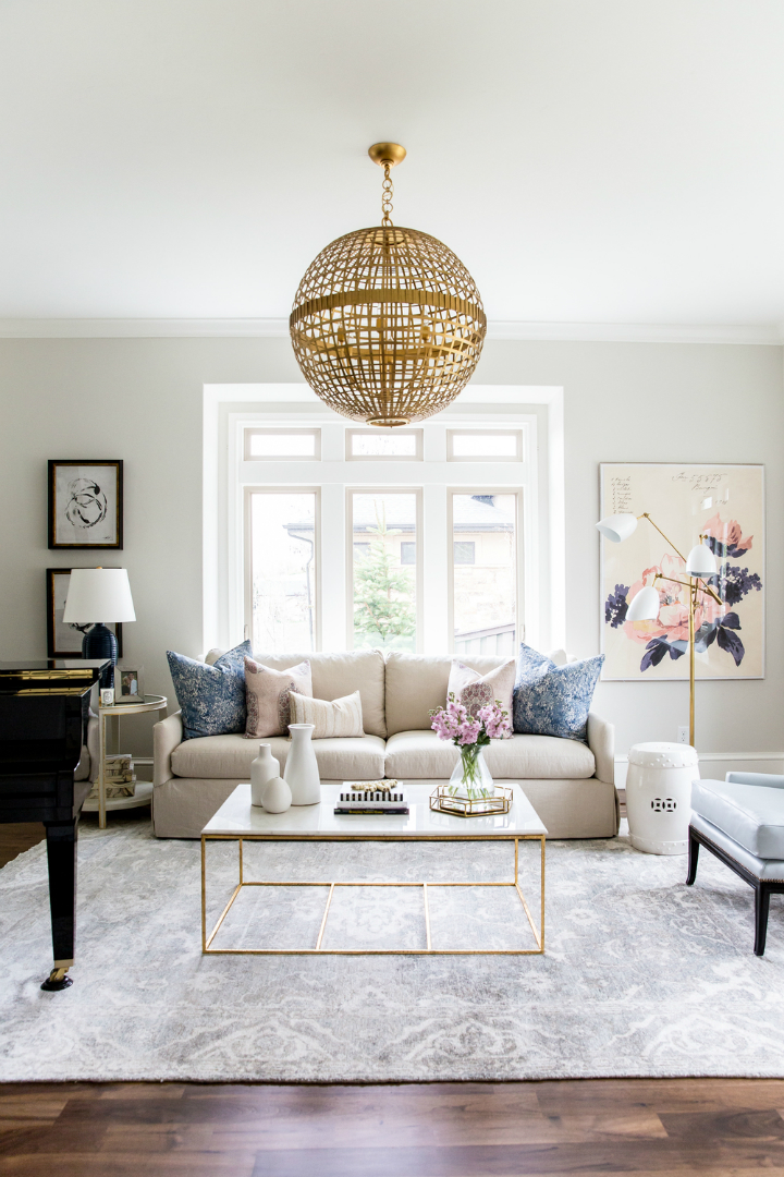Glam and Style in the Confines of a Roomier Living Room 
