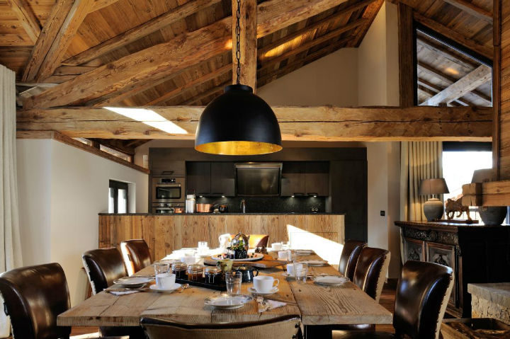 Old Savoie Stable Turned Into a Luxurious Mountain Retreat