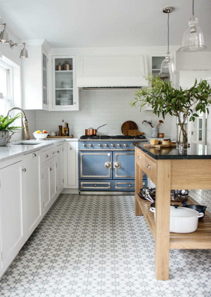 Visually Stunning kitchen design idea 20