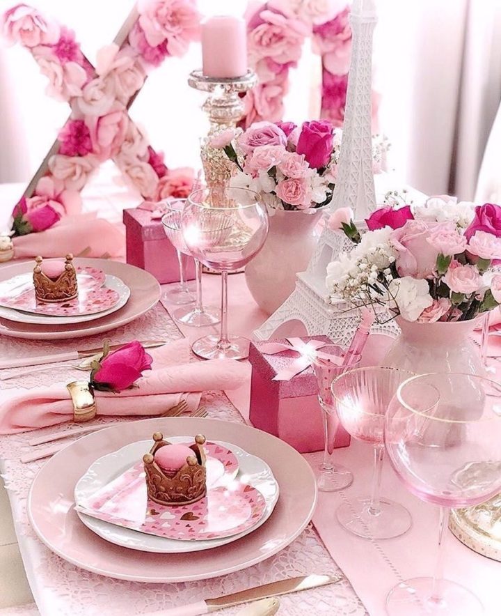 pink Valentine's day room ideas