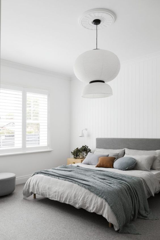 white and grey bedroom idea