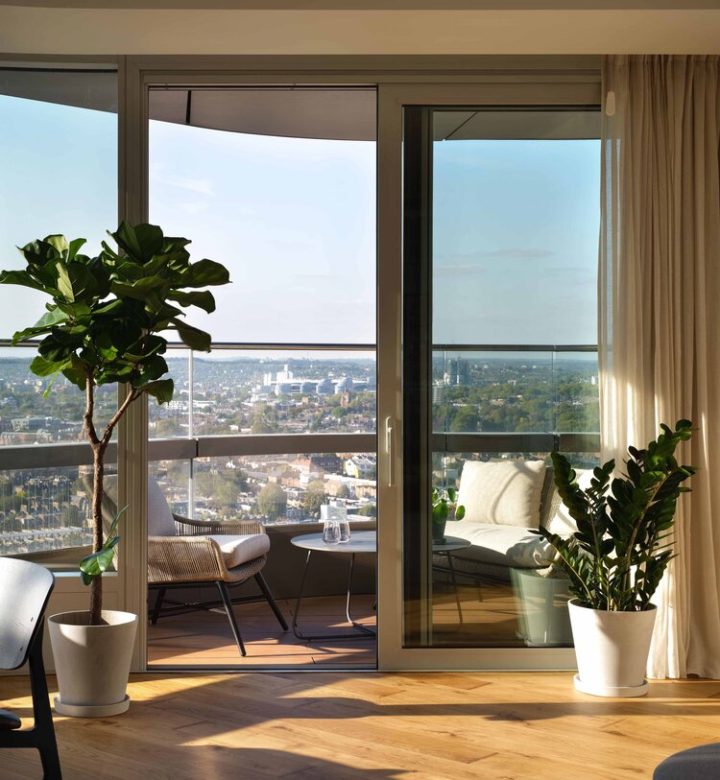 Sitting room with amazing London View 