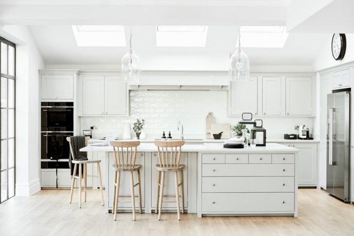 Bright white kitchen 