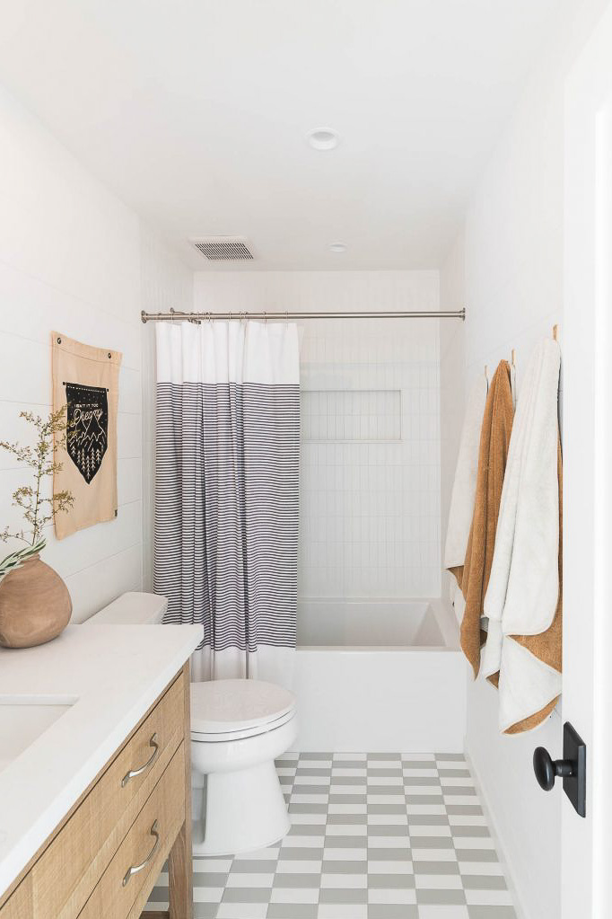 contemporary simple design white and wood bathroom design 2