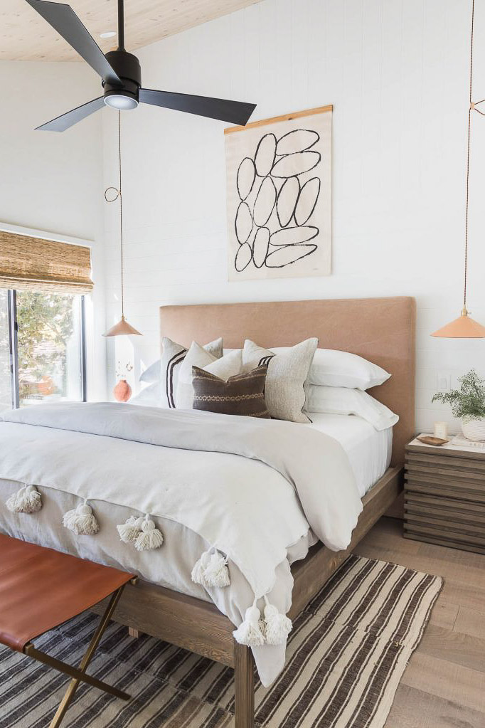 simple bedroom design idea with hanging bedside lights