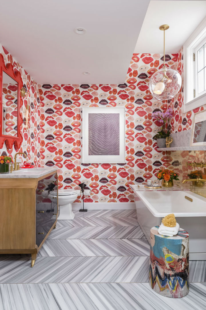 elegant bathroom withlips wallpaper 