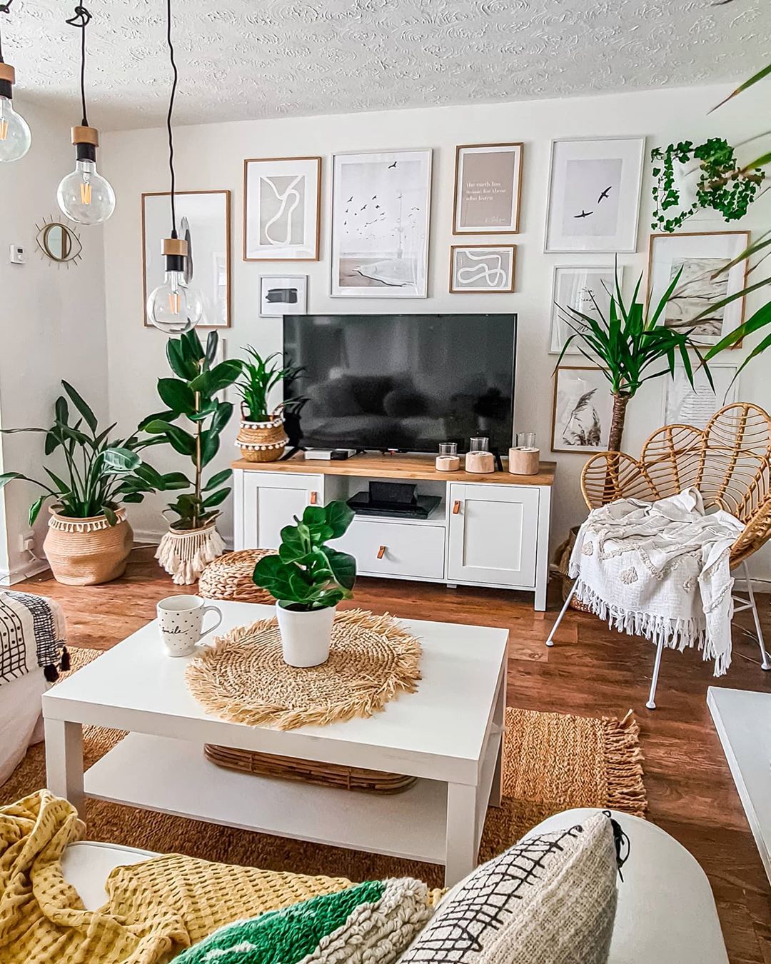 Simple Living Room Decor Ideas: A Breath Of Fresh Air