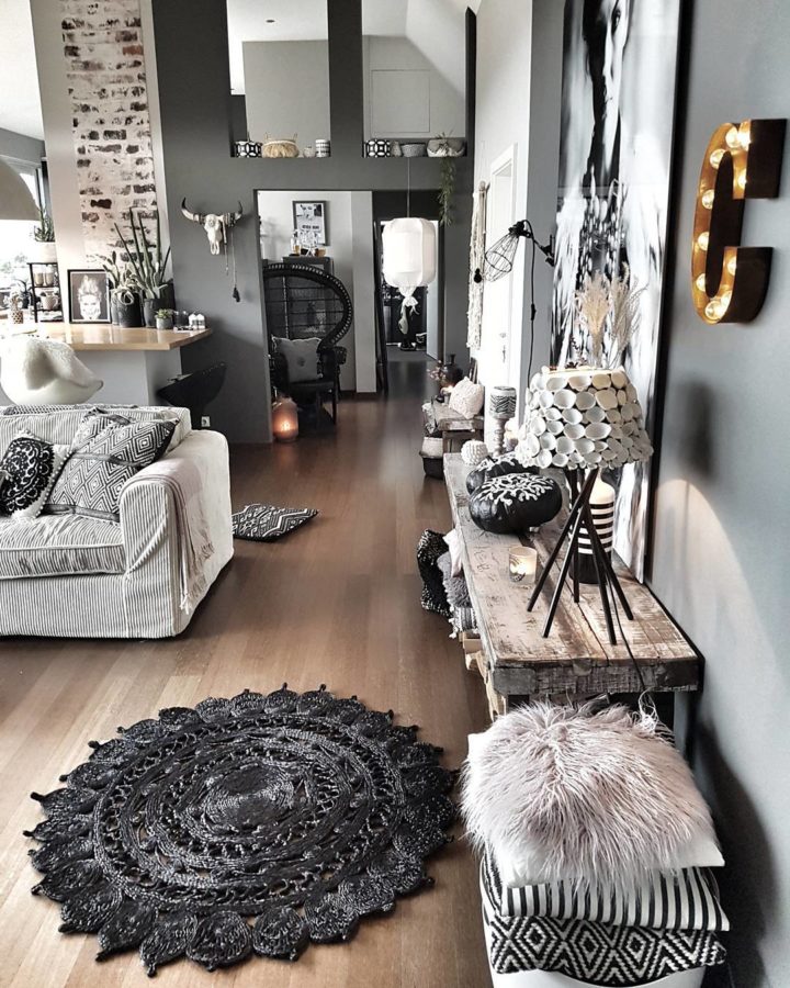 dark-grey-walls-with-light-grey-furniture