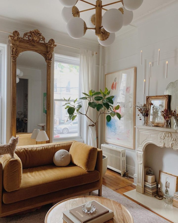 romantic-Parisian-style-living-room