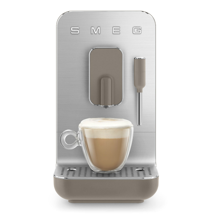 New Minimalist SMEG Coffee Maker Design