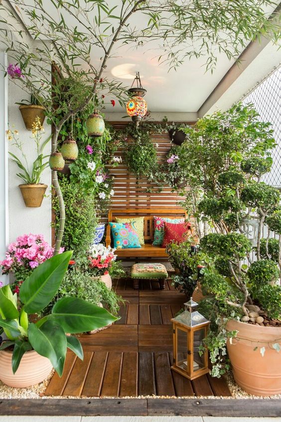 small-balcony-with-many-plants