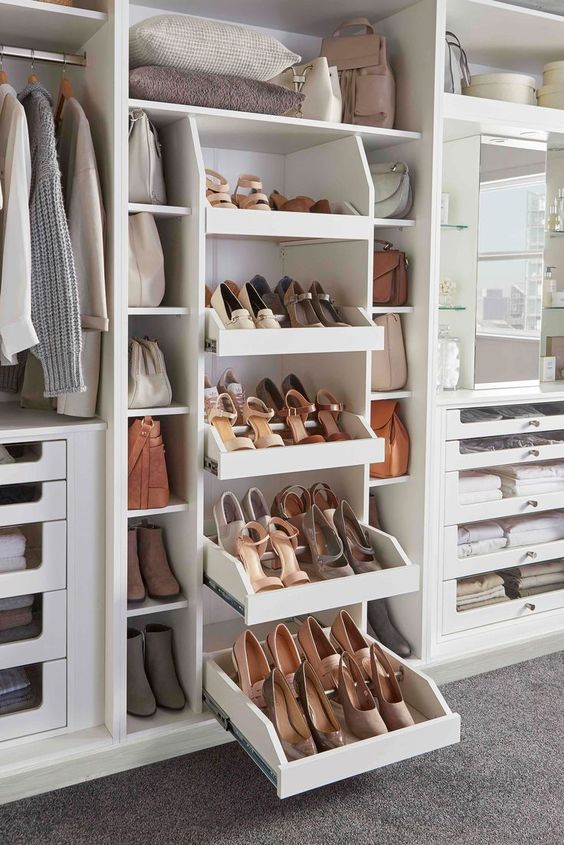 Organized-wardrobe