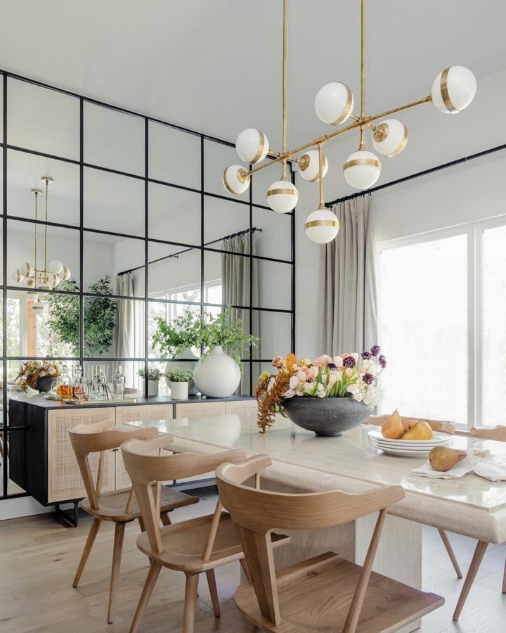 Are Mirrored Walls Out Of Style, Should You Put A Mirror In The Dining Room