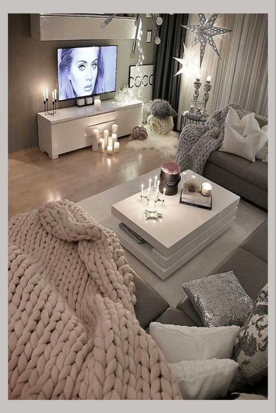 gray-small-living-room-with-TV