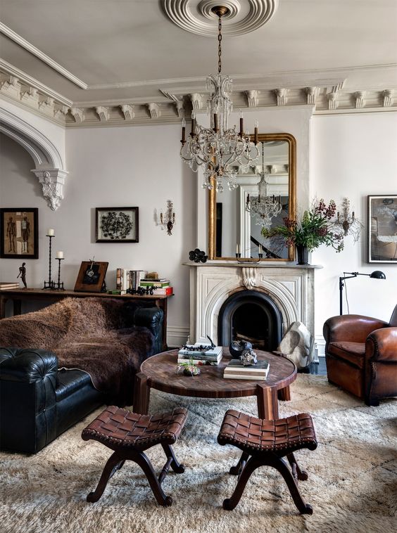classic-traditional-living-room-with-leather-sofas