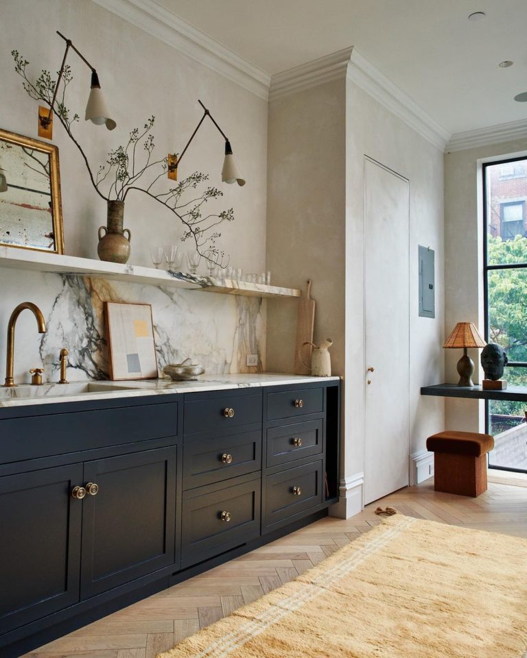 40 Unique Kitchens Without Upper Cabinets