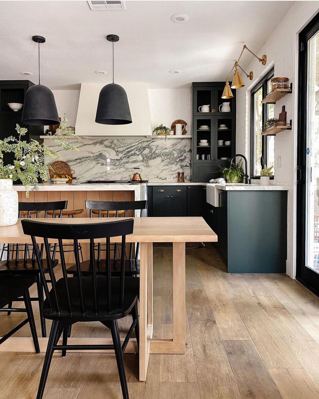 40 Unique Kitchens Without Upper Cabinets