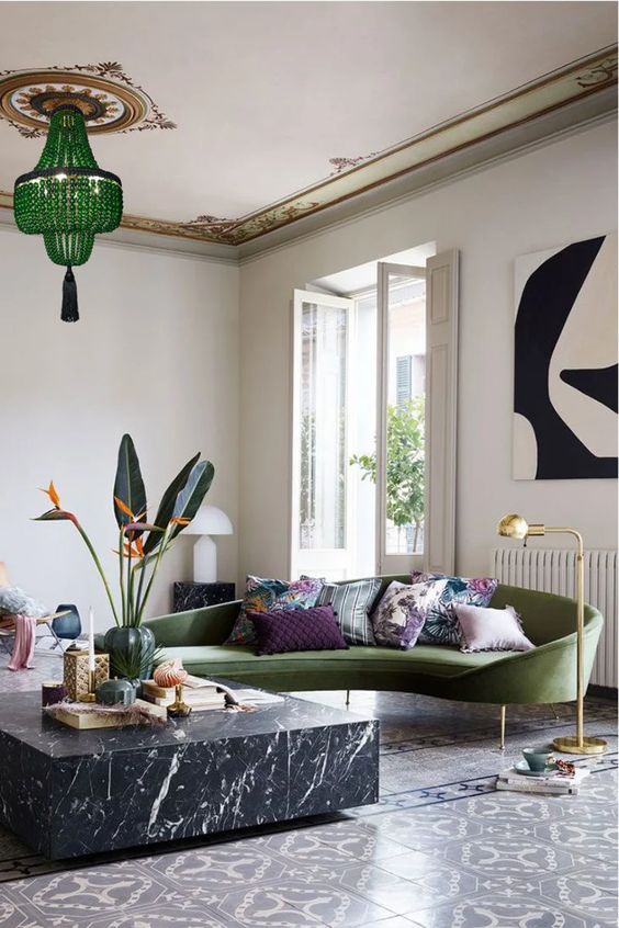 retro-living-room-with-green-chandelier