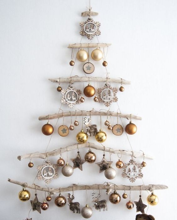 Wall-Mounted Wooden Christmas Tree 2