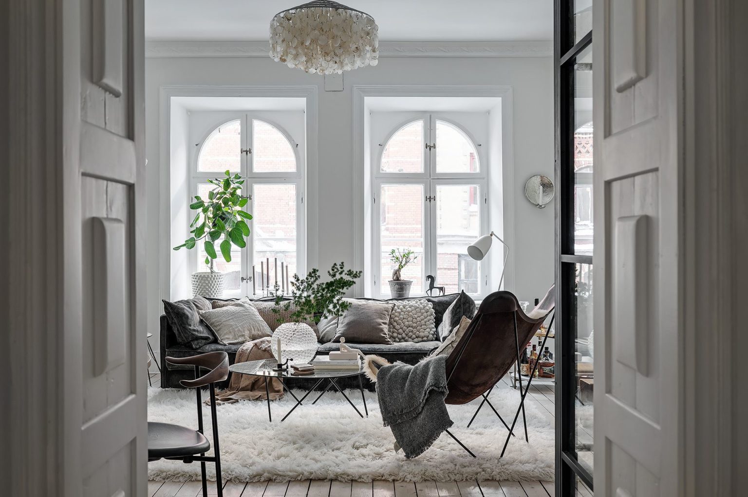 Simple Scandinavian Apartment With Lavish Minimalist Interior Design
