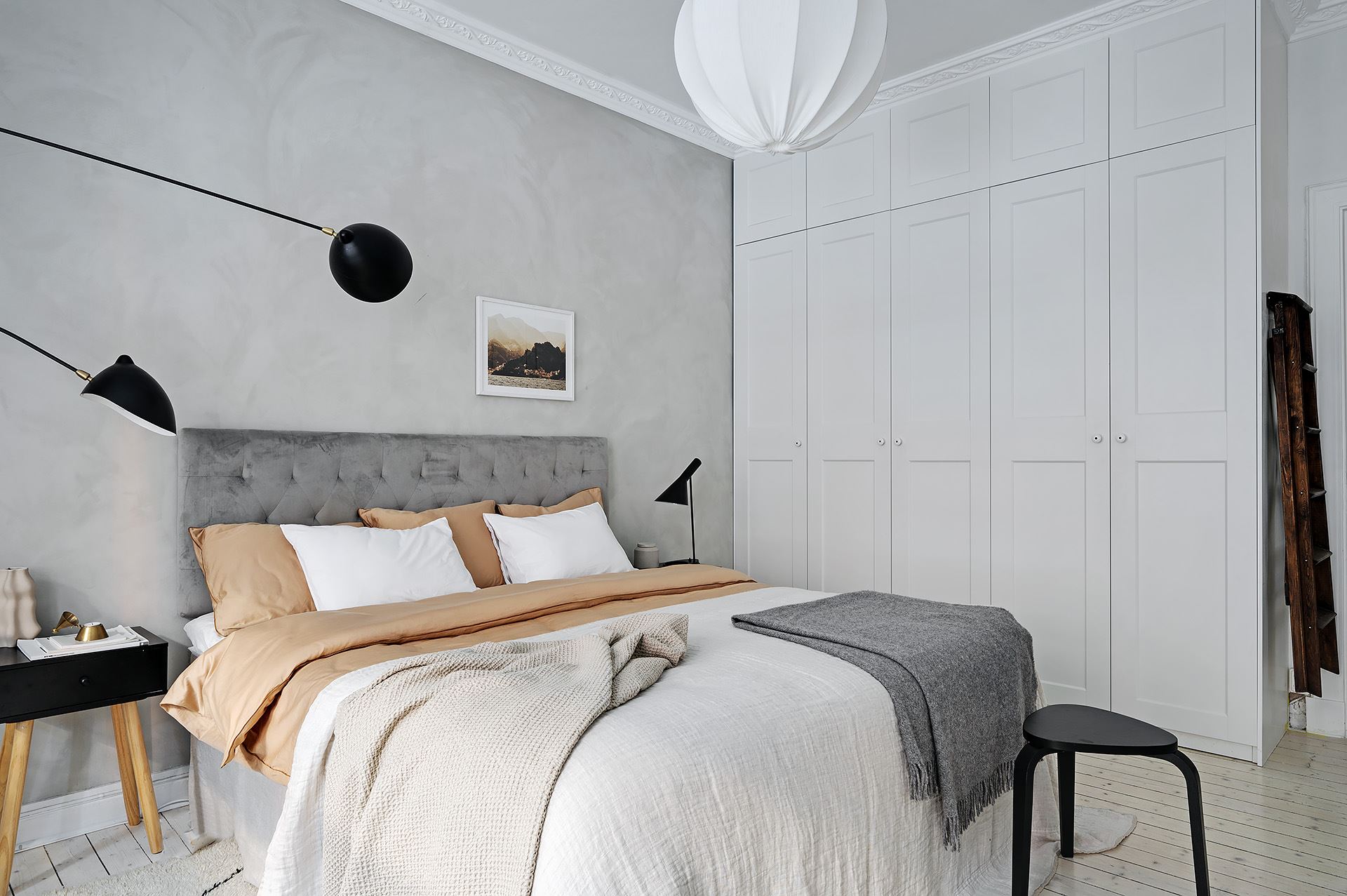 View of Simple Scandinavian Apartment With Lavish Minimalist Interior Design ...