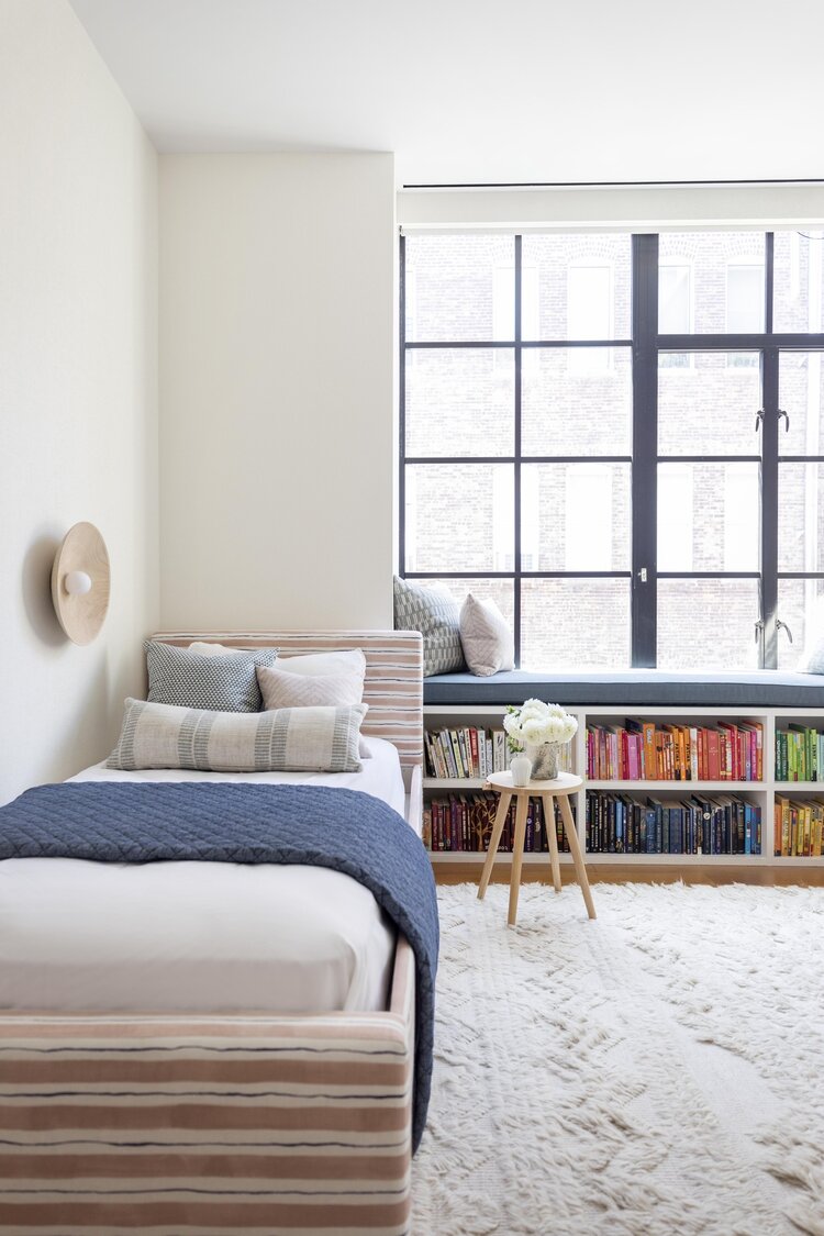 Transitional Interior Design With An Eclectic Mix of Contemporary and ...