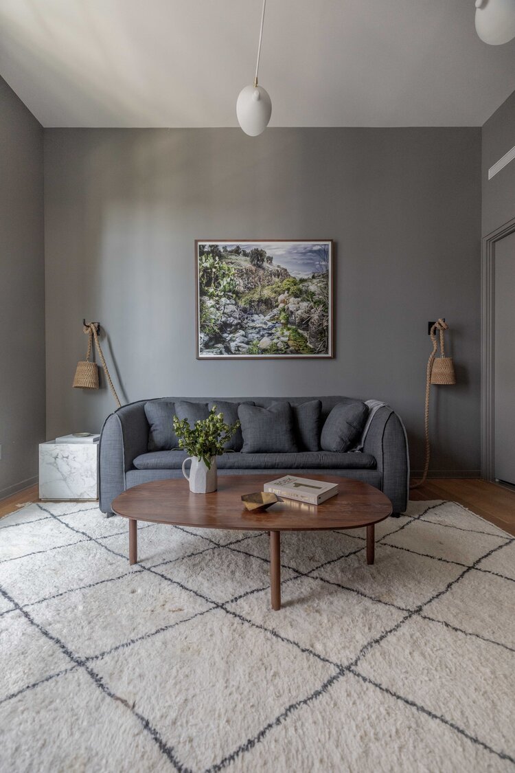 Transitional Interior Design With An Eclectic Mix of Contemporary and ...