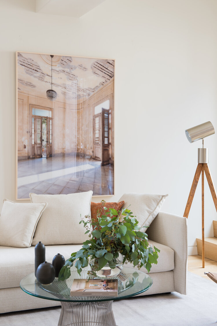 Transitional Interior Design With An Eclectic Mix of Contemporary and ...