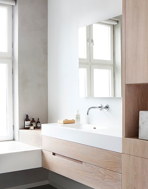 white and wood minimalist bathroom