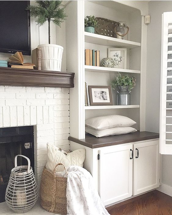built-in-bookshelves-around-a-fireplace-9