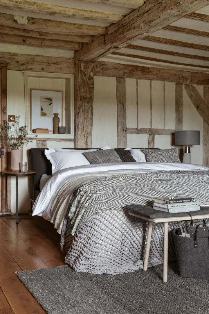12 Ideas For Decorating A Rustic Bedroom