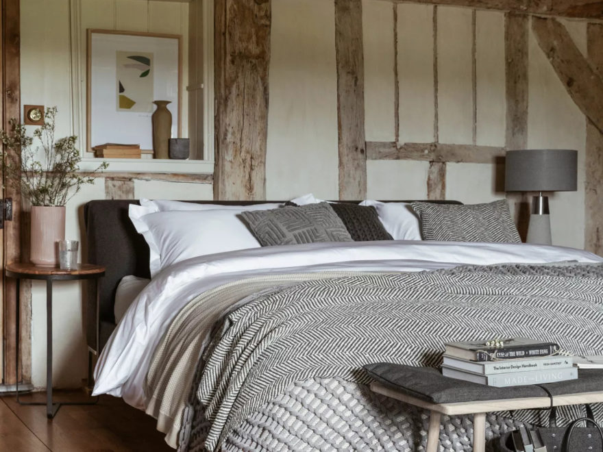 10 Ideas For Decorating A Rustic Bedroom
