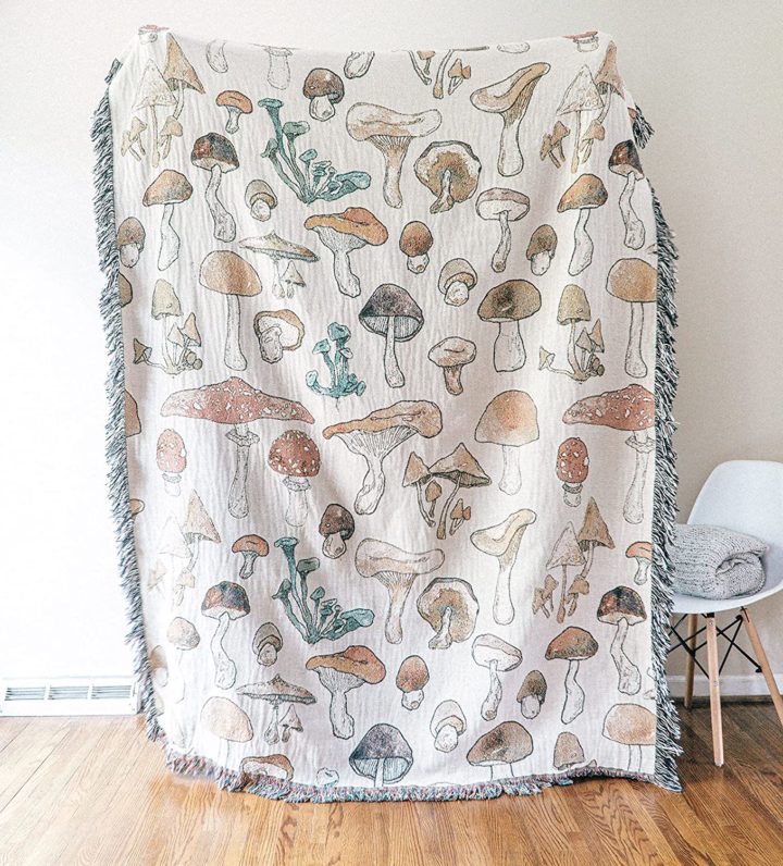 Mushroom-Fungi-Pattern-Woven-Throw-Blanket
