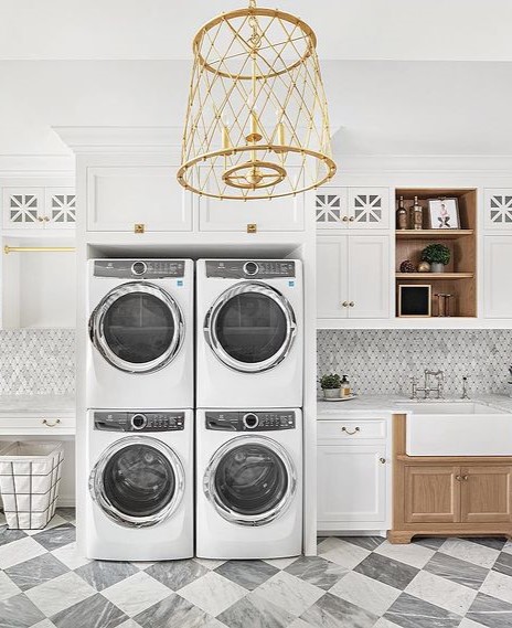 laundry room with checkered Bardiglio and Carrara marble floors 