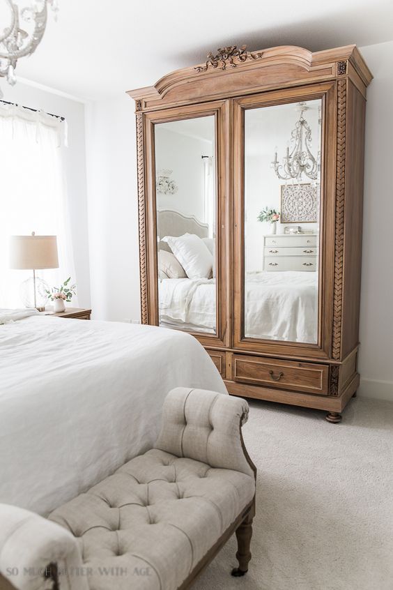 bedroom-with-antique-mirrored-wardrobe