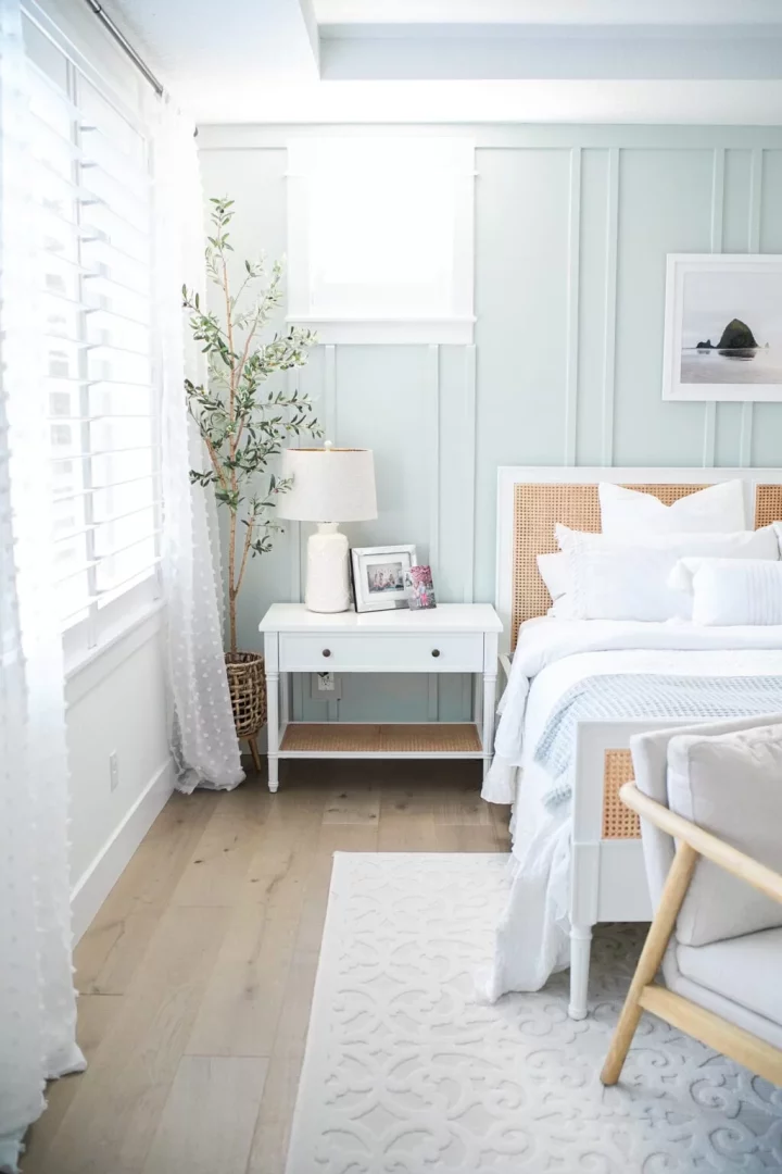 blue-sea-green-bedroom-wall-color