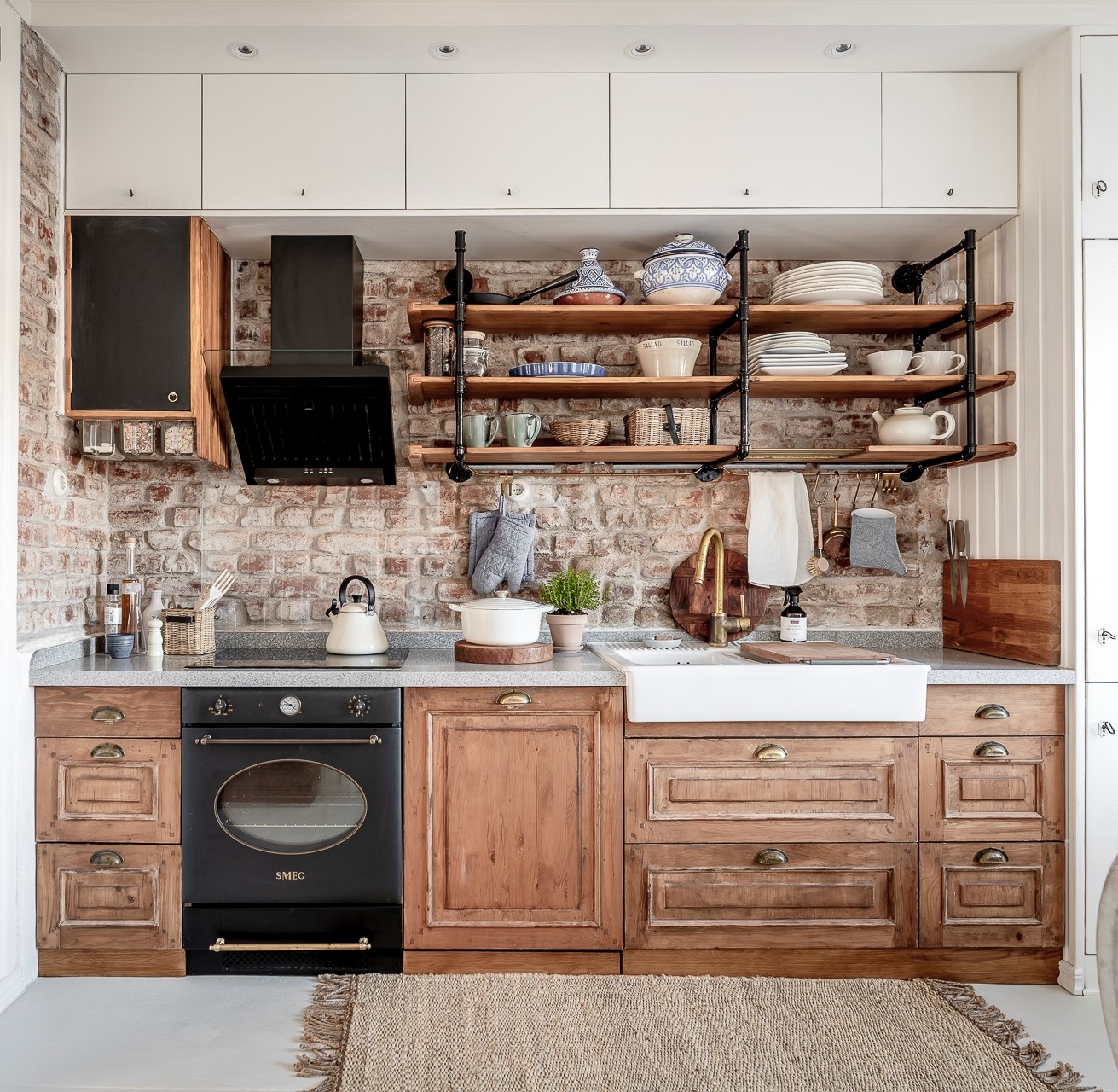 What Are The Pros And Cons Of A Reclaimed Brick Kitchen